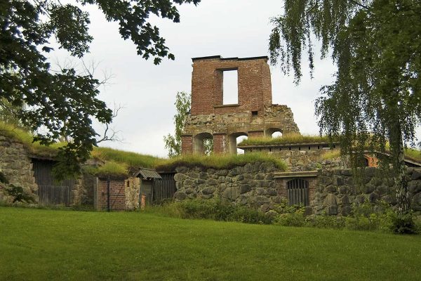 Mörby slottsruin, Fasterna, Rånäs