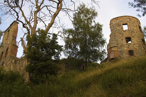 Mörby slottsruin, Fasterna, Rånäs